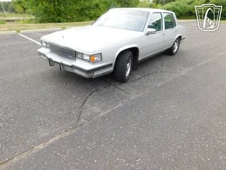 1985 Cadillac Fleetwood photo 2