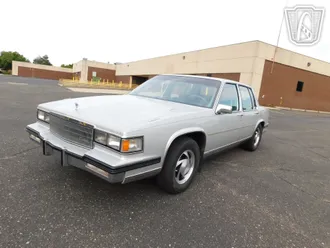 1985 Cadillac Fleetwood photo 4