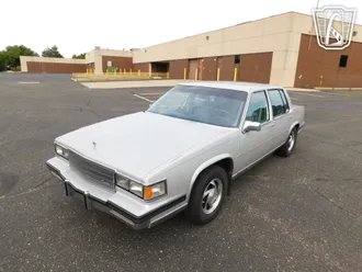 1985 Cadillac Fleetwood photo 5