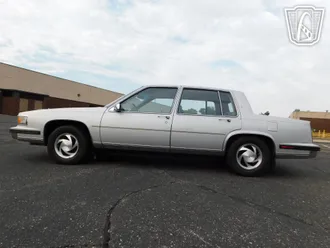 1985 Cadillac Fleetwood photo 6