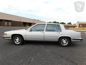1985 Cadillac Fleetwood photo 7