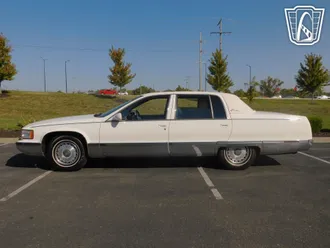 1995 Cadillac Fleetwood photo 2