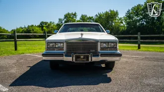 1985 Cadillac Seville photo 3