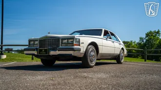 1985 Cadillac Seville photo 7
