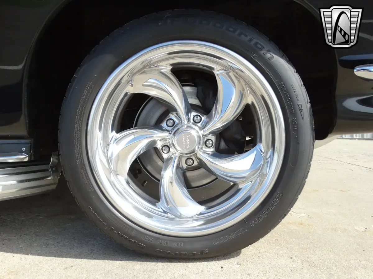 Carousel Image 10