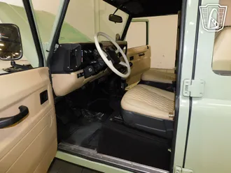 1987 Land Rover Defender photo 6
