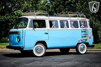 1990 Volkswagen Bus photo 3