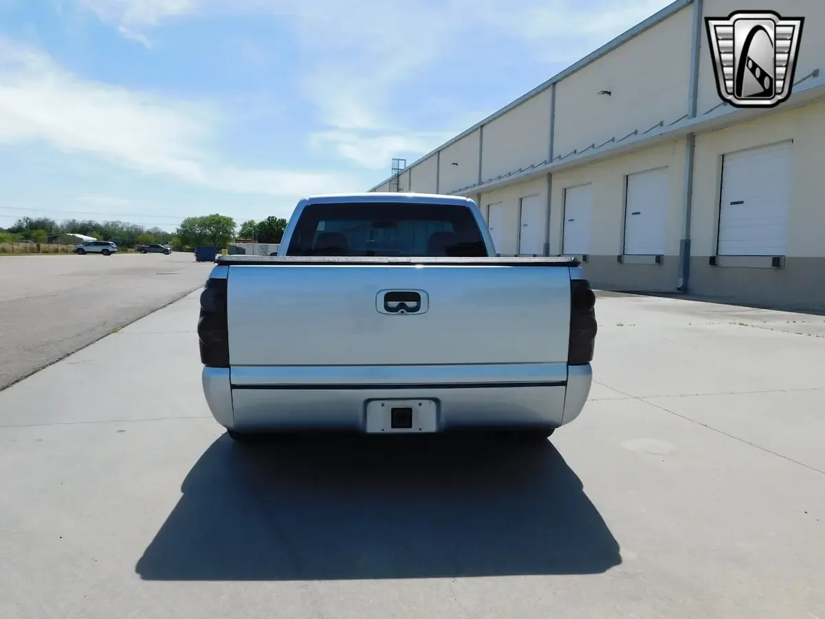 Carousel Image 4