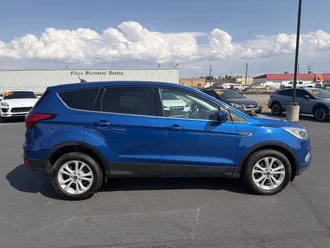2019 Ford Escape photo 2
