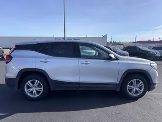 2020 GMC Terrain photo 2