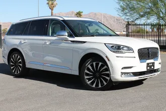 2020 Lincoln Aviator photo 2