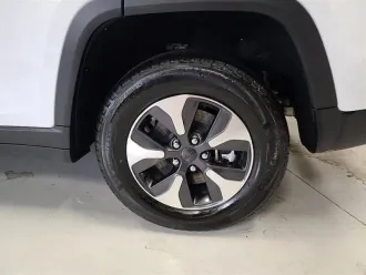 Grand Cherokee 8