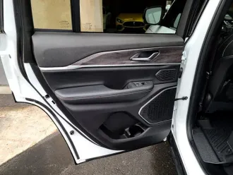 Grand Cherokee 13