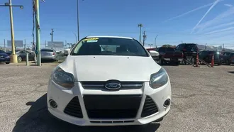 2012 Ford Focus photo 2