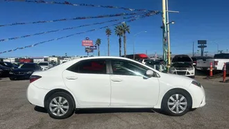 2016 Toyota Corolla photo 5