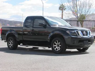 2016 Nissan Frontier photo 2