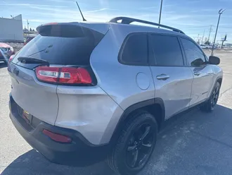 2018 Jeep Cherokee photo 2