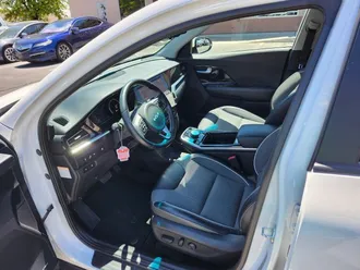 2022 Kia Niro EV photo 2