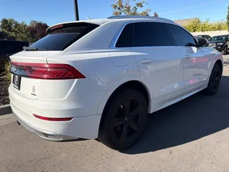 2019 Audi Q8 photo 2