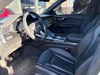 2019 Audi Q8 photo 3