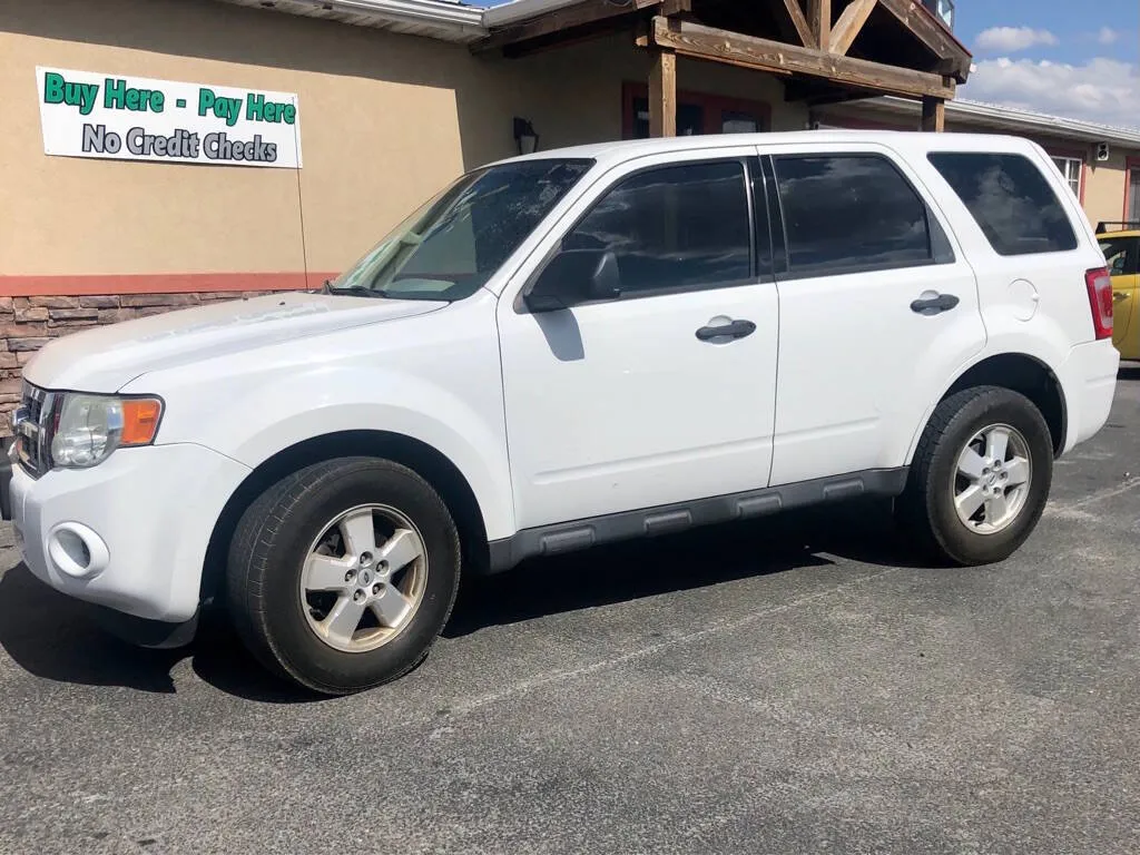 2010 Ford Escape XLS AWD 4dr SUV