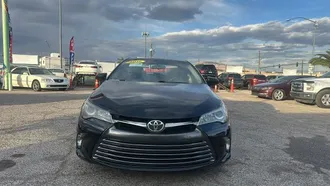 2016 Toyota Camry photo 2