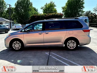 2015 Toyota Sienna XLE 8 Passenger photo 4
