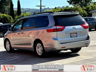 2015 Toyota Sienna XLE 8 Passenger photo 5