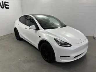 2023 Tesla Model Y photo 3