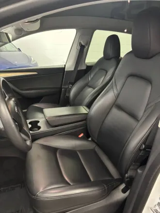 2023 Tesla Model Y photo 4