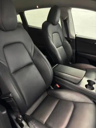 2024 Tesla Model Y photo 5