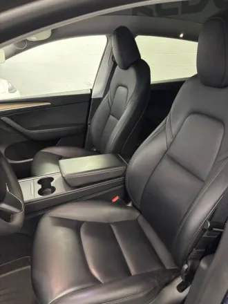 2023 Tesla Model Y photo 4