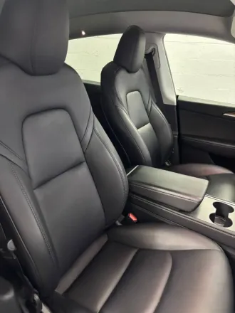 2023 Tesla Model Y photo 5