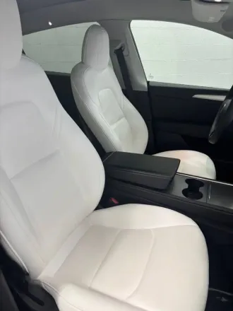 2023 Tesla Model Y photo 5