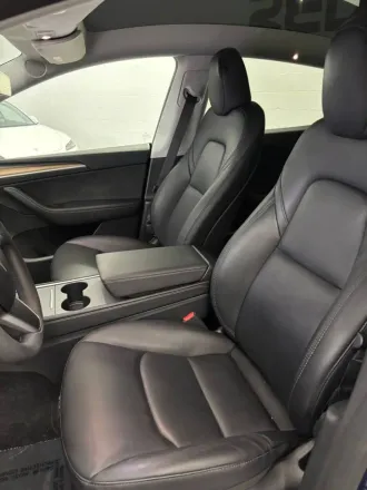 2024 Tesla Model Y photo 4