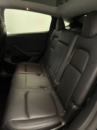 2024 Tesla Model Y photo 6