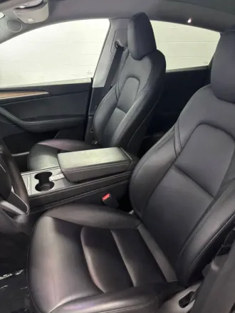 2023 Tesla Model Y photo 4