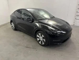 2023 Tesla Model Y photo 3