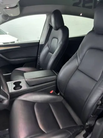 2023 Tesla Model Y photo 4