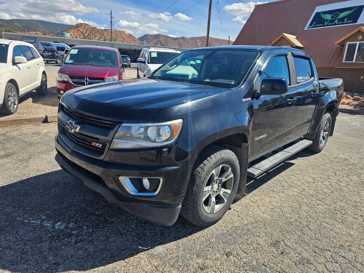 2017 Chevrolet Colorado Z71 4x4 4dr Crew Cab 5 ft. SB