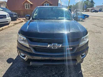 2017 Chevrolet Colorado photo 2