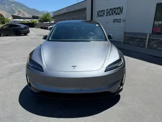 2024 Tesla Model 3 photo 3