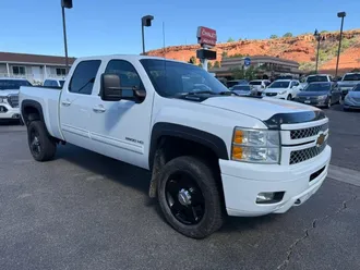 2014 Chevrolet Silverado 2500 HD Crew Cab photo 3