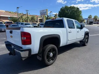 2014 Chevrolet Silverado 2500 HD Crew Cab photo 4
