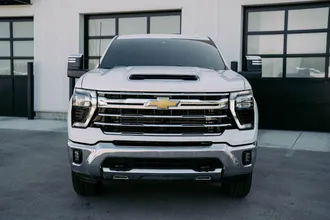 2024 CHEVROLET Silverado 2500 photo 2
