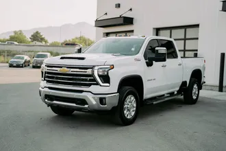 2024 CHEVROLET Silverado 3500 photo 2