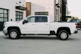 2024 CHEVROLET Silverado 3500 photo 3