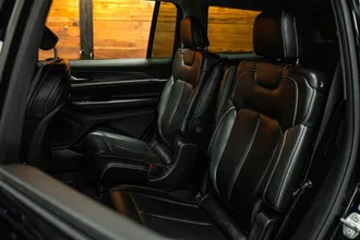Grand Cherokee L 10