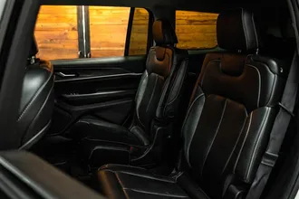 Grand Cherokee L 10