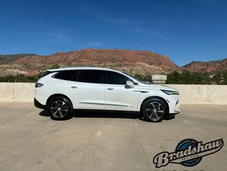 2022 Buick Enclave photo 3